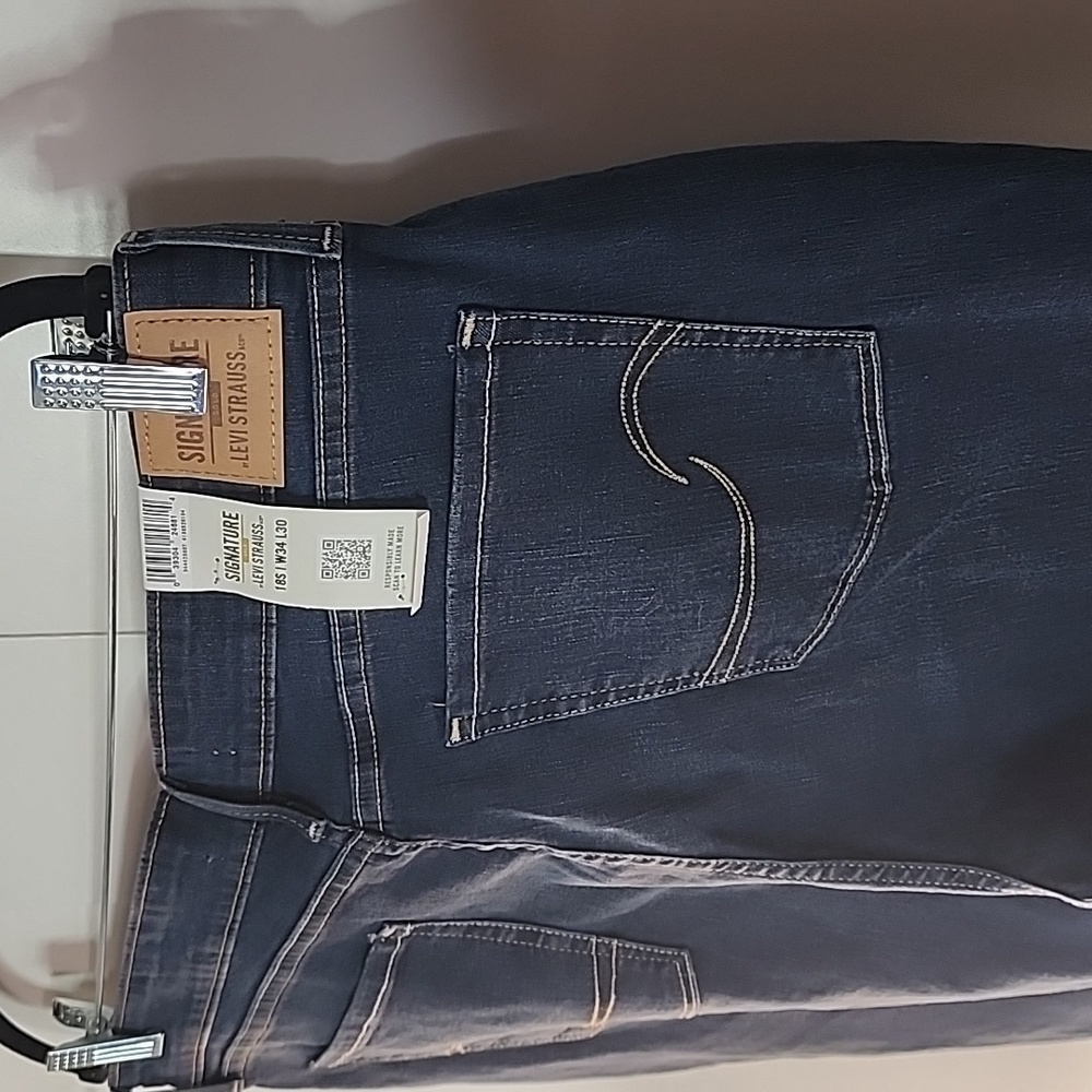 Levi Strauss Jeans - Picture 9 of 13